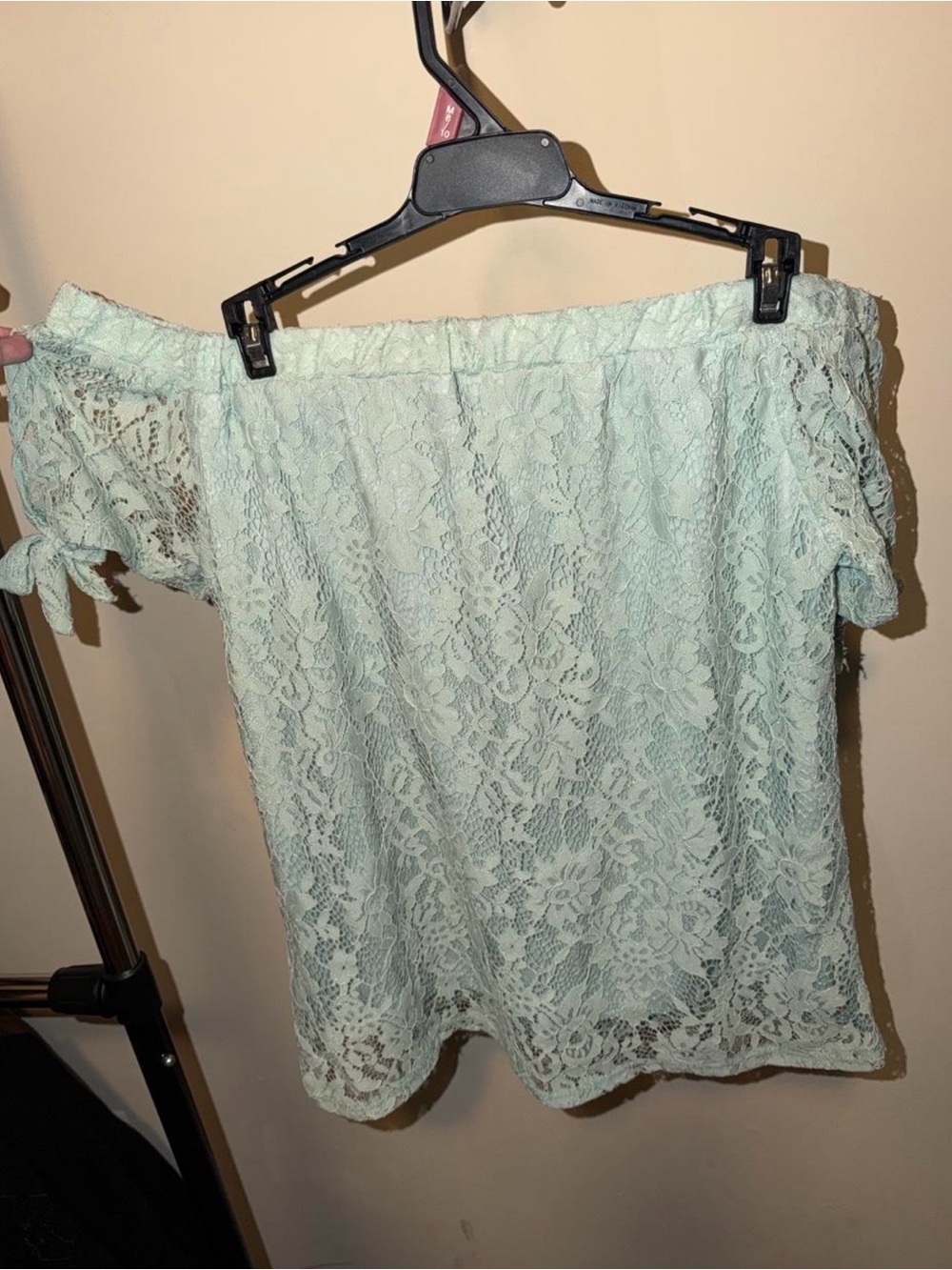 Women's Off-the-Shoulder Lace Top — Light Mint